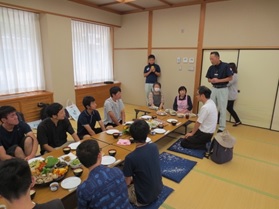 昼食の様子1.jpg